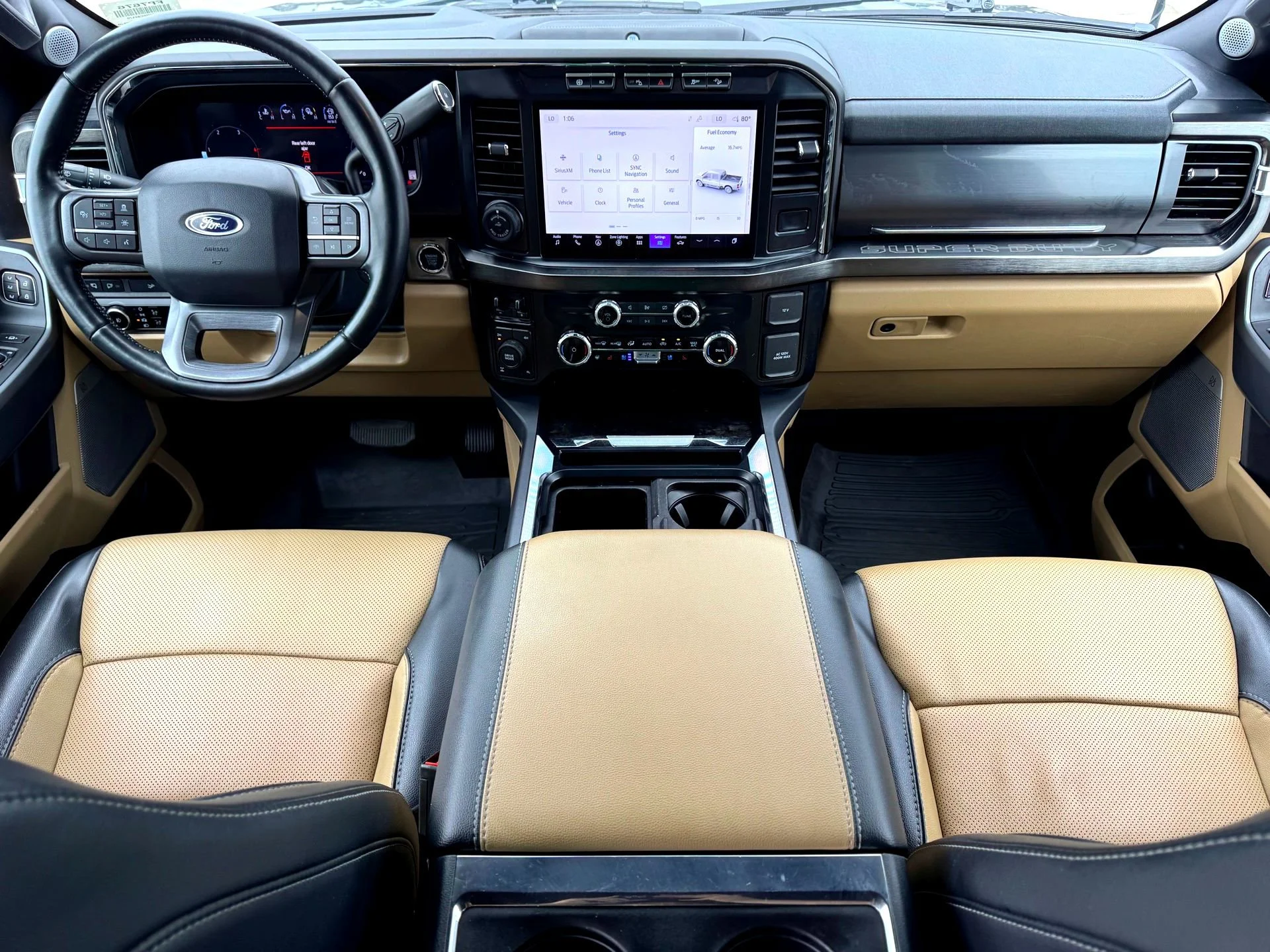 Used 2024  Ford Lariat image 20