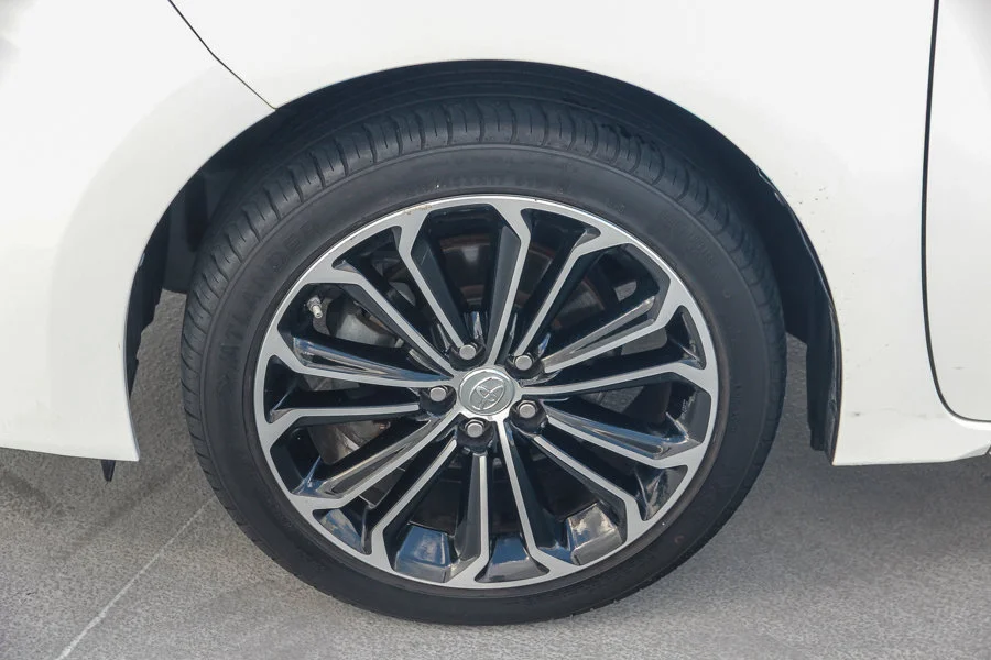 Used 2014 White Toyota S Plus image 10