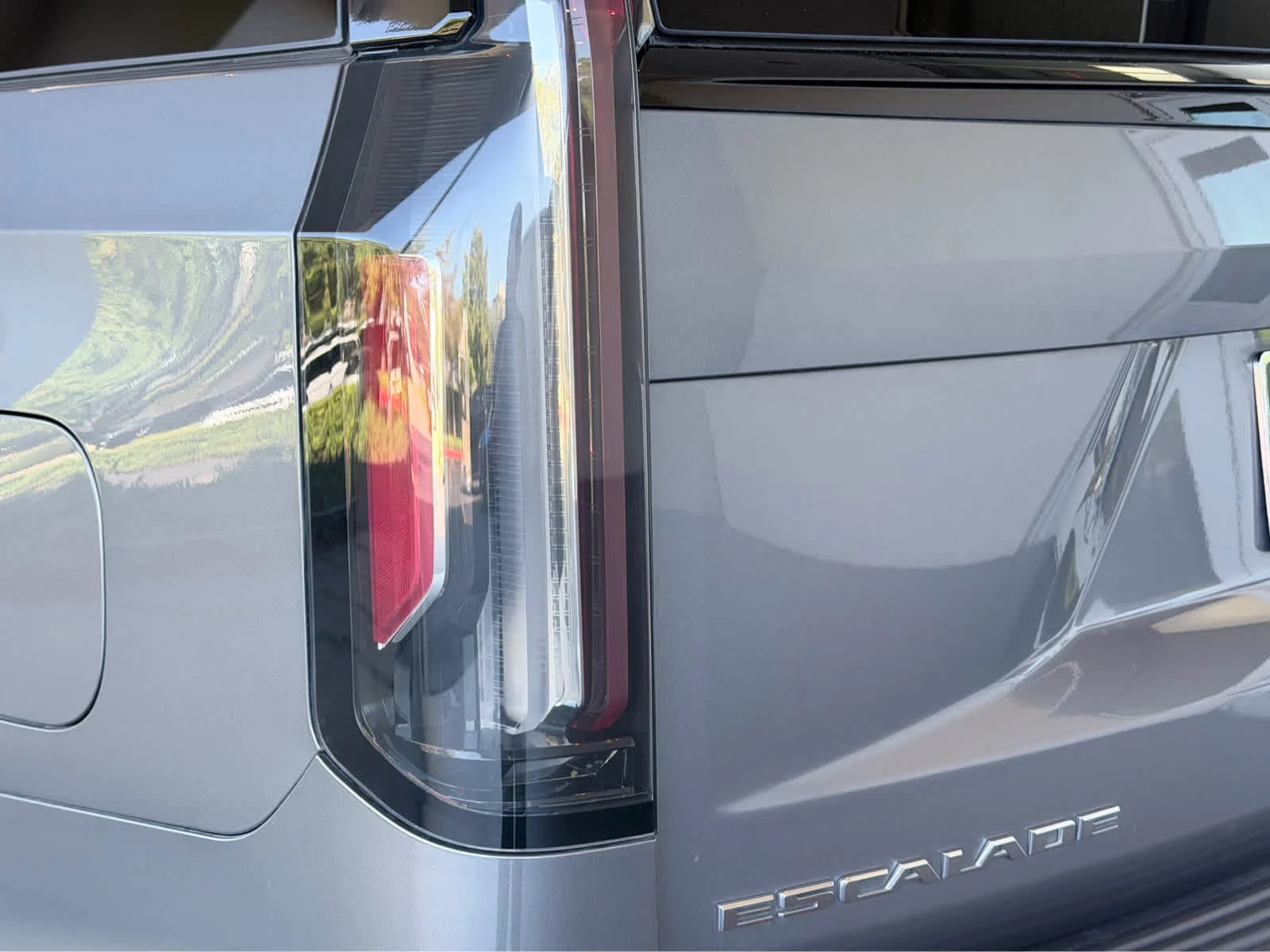 Used 2021 SATIN STEEL METALLIC Cadillac Sport image 9