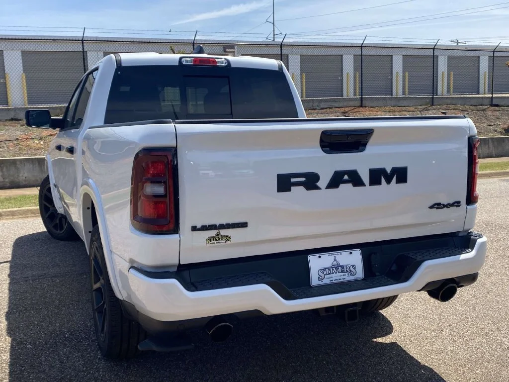 New 2026 Ivory White Tri-Coat Pearl-Coat Exterior Paint RAM Laramie image 34