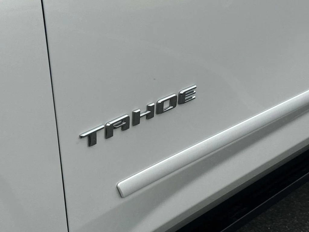 Used 2022 Iridescent Pearl Tricoat Chevrolet Premier image 8