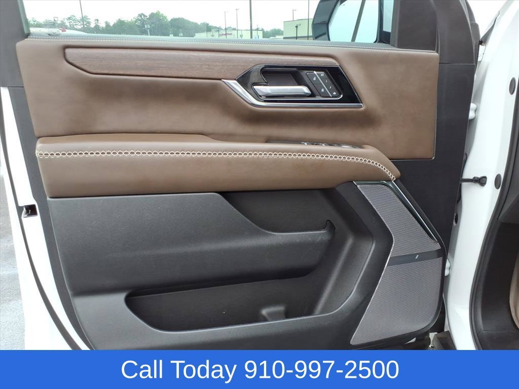 Used 2025 Summit White GMC Denali Ultimate image 11