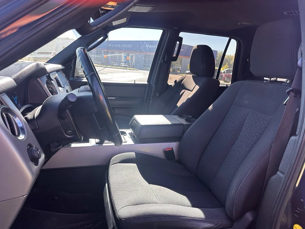Used 2017 Blue Ford XLT image 2