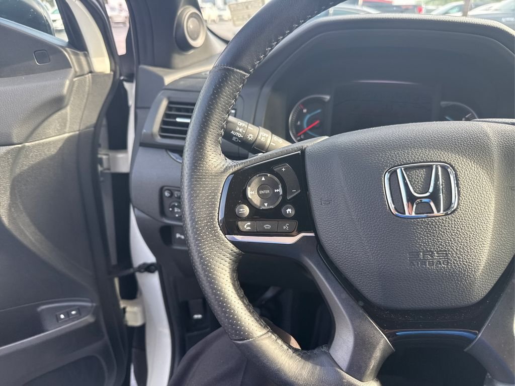 Used 2019 White Diamond Pearl Honda Touring image 30
