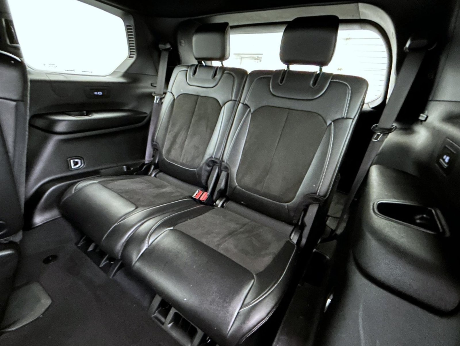 Used 2023 Red Jeep Altitude image 20