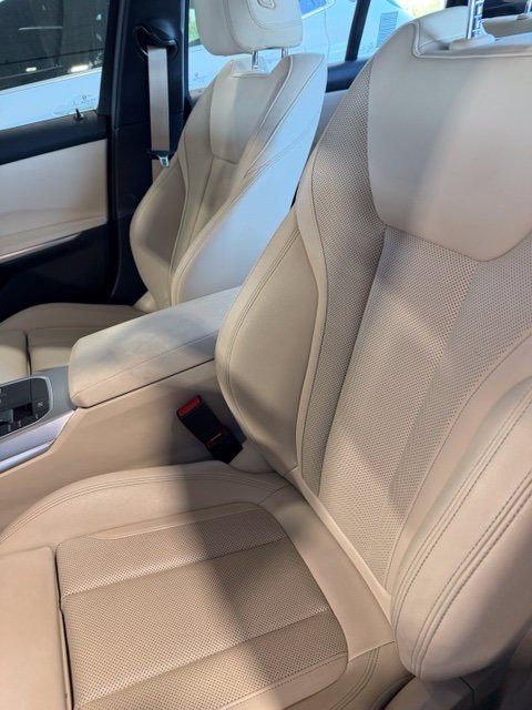 Used 2022 Mineral Grey Metallic BMW 330i xDrive image 3
