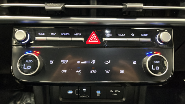 Used 2025 Creamy White Pearl Hyundai SEL Convenience image 18