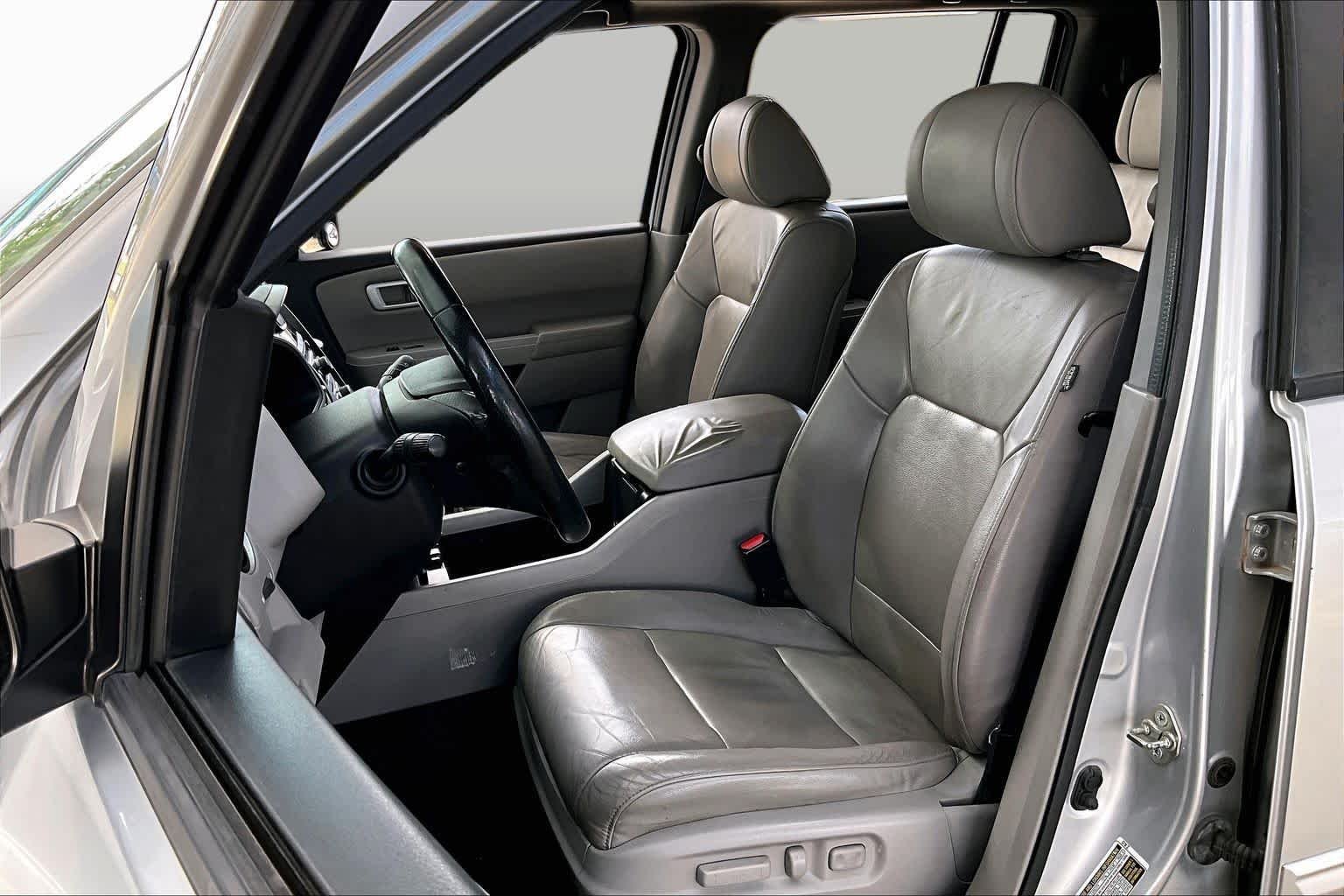 Used 2014 Alabaster Silver Metallic Honda EX-L image 8