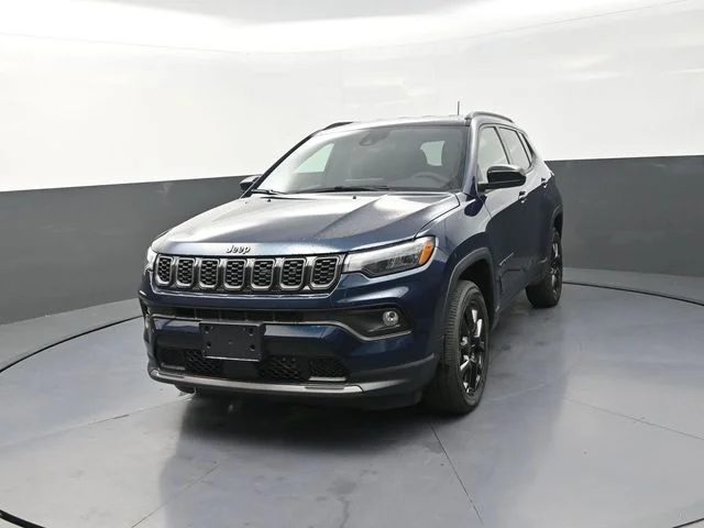 New 2026 Fathom Blue Pearl-Coat Exterior Paint Jeep Latitude image 5