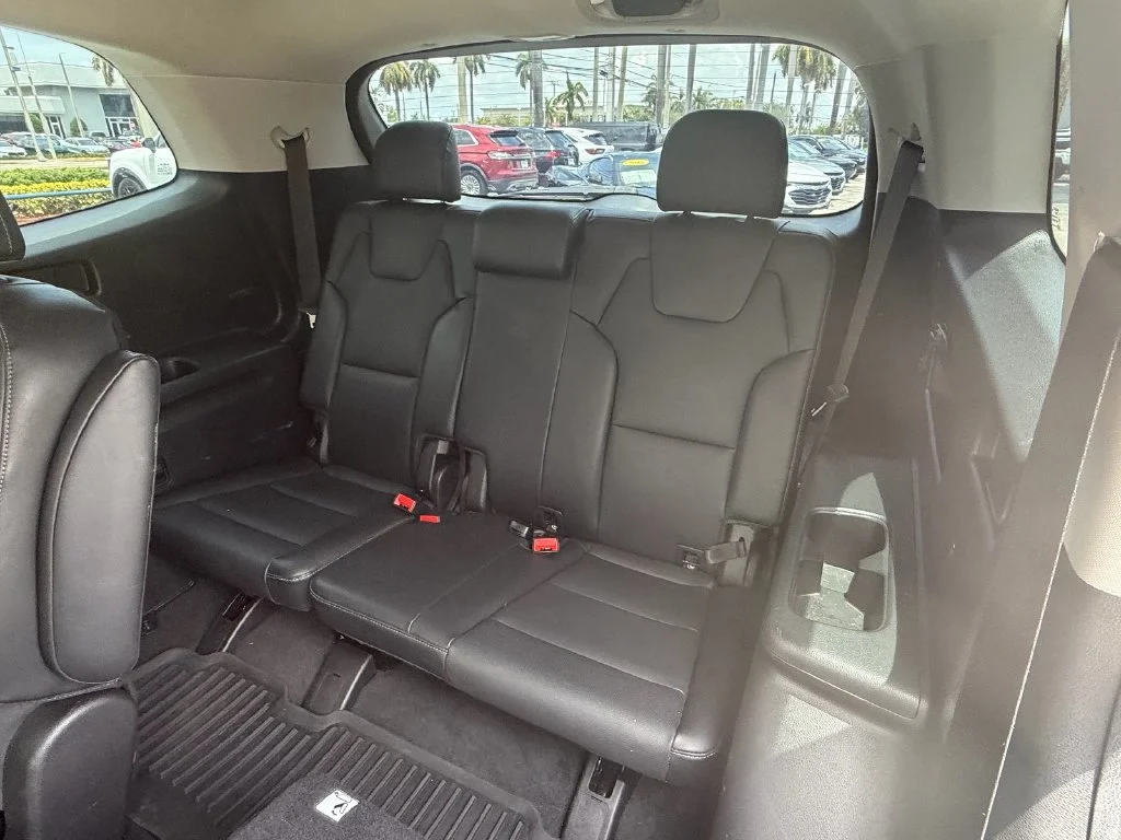 Used 2024 Green Kia S image 11