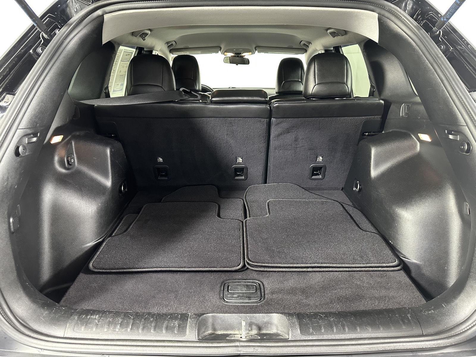 Used 2019 Diamond Black Crystal Pearlcoat Jeep Latitude Plus image 16