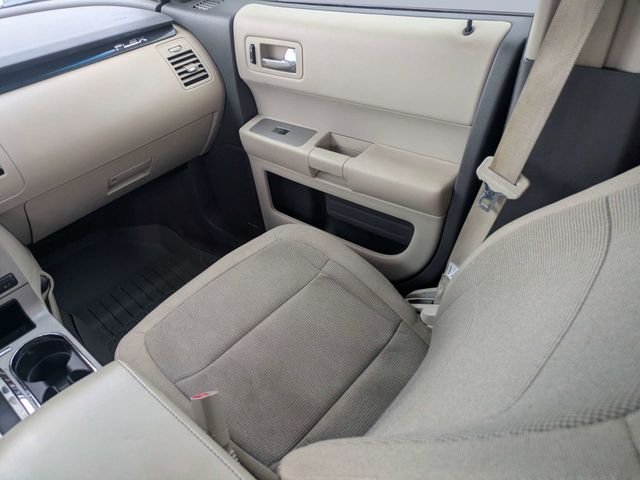 Used 2010 White Ford SE image 17