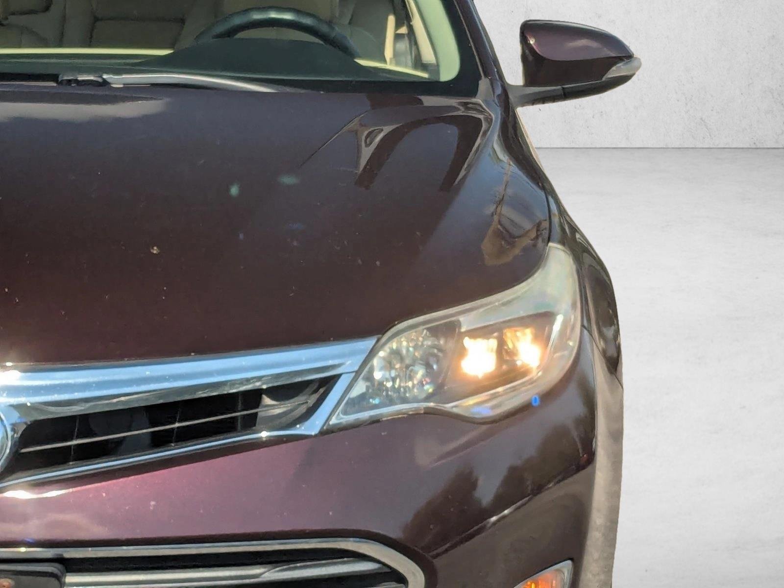 Used 2015 Sizzling Crimson Mica Toyota XLE image 9