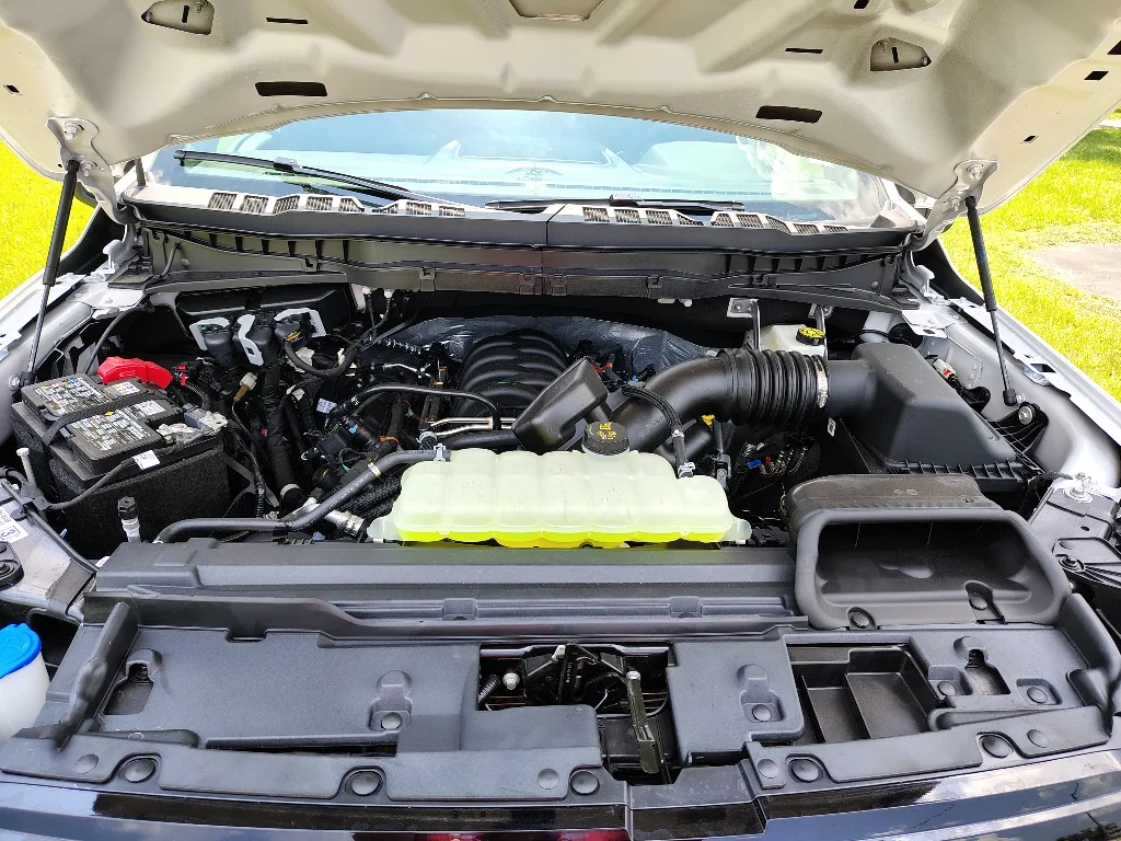 New 2026 Oxford White Ford STX CREW 4X4 LOBO image 10