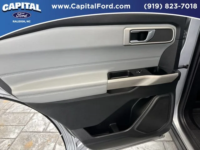 Used 2023 Silver Ford XLT image 17