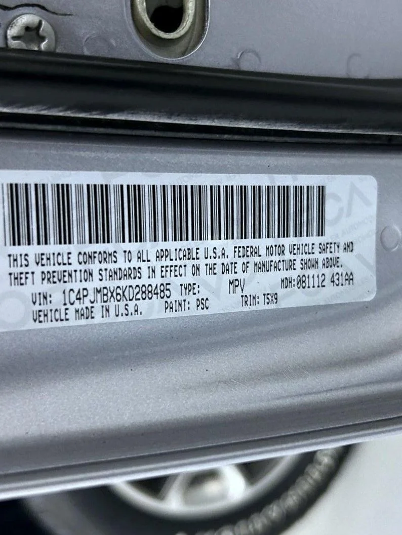 Used 2019 Silver Jeep Trailhawk image 26