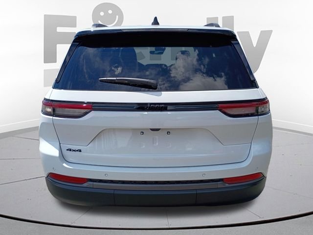 New 2026 Bright White Clearcoat Jeep Altitude image 6