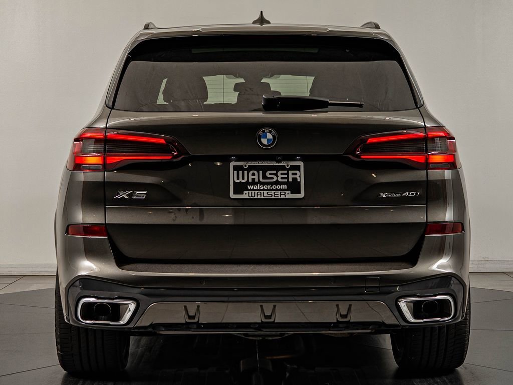 Used 2023 Manhattan Green Metallic BMW xDrive40i image 6