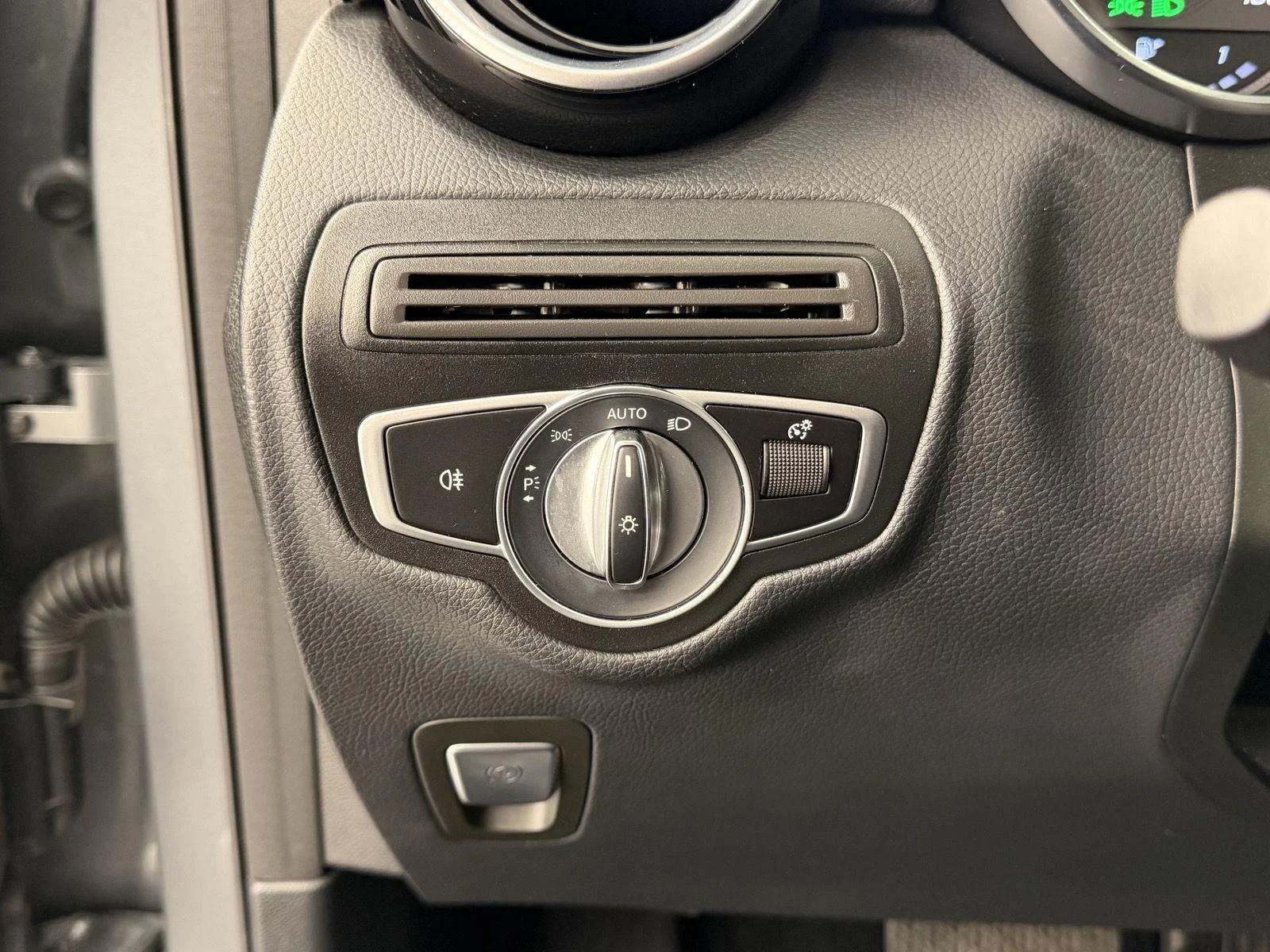 Used 2019 Selenite Grey Metallic Mercedes-Benz GLC 350e image 14