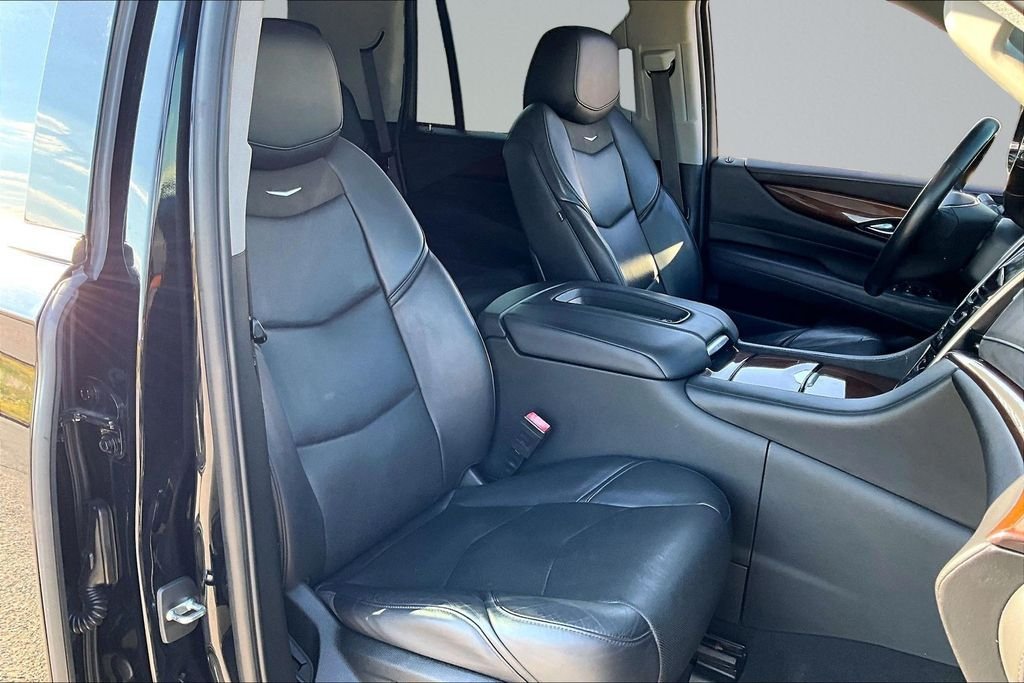 Used 2020 Black Cadillac Luxury image 7
