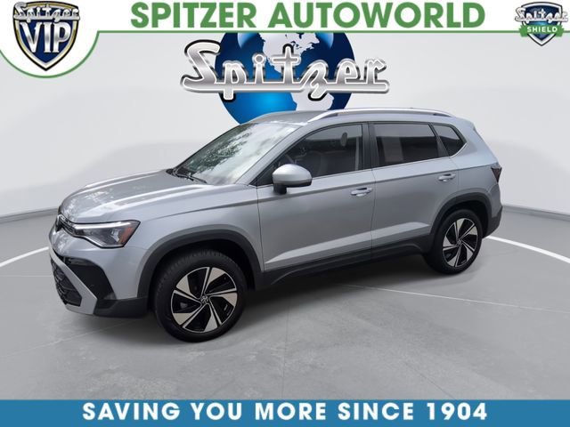 Used 2025  Volkswagen SE image 4