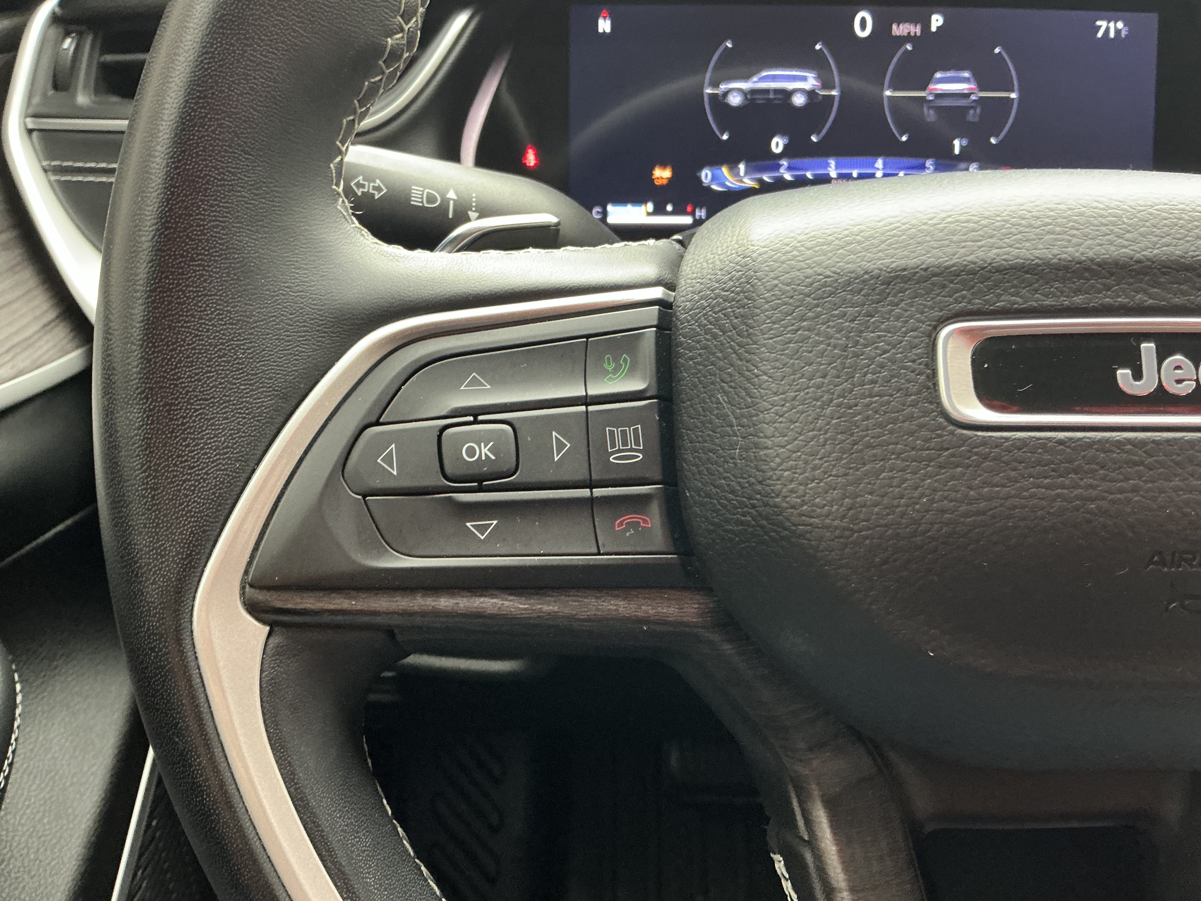 Used 2022 Velvet Red Pearlcoat Jeep Limited image 9