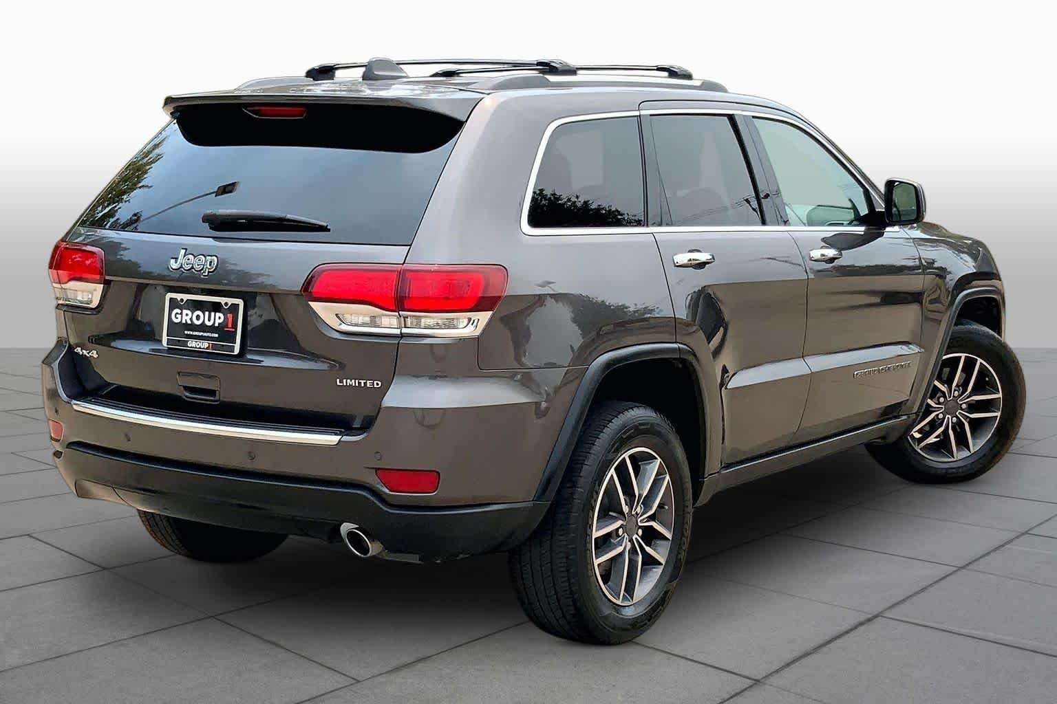 Used 2020 Granite Crystal Metallic Clearcoat Jeep Limited image 13