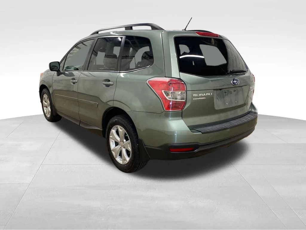 Used 2015 Green Subaru 2.5i Premium image 2