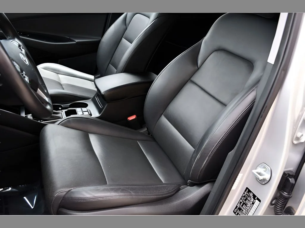 Used 2016 Chromium Silver Hyundai Limited image 14