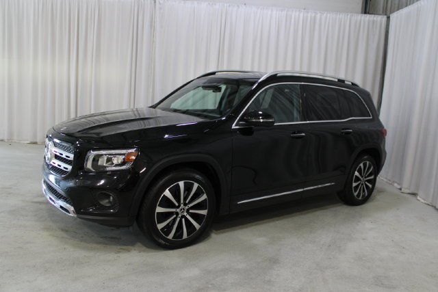Used 2022 Black Mercedes-Benz GLB 250 image 30