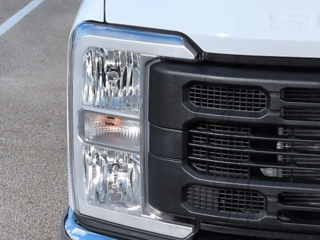 New 2027 Oxford White Ford F-350® XL image 10