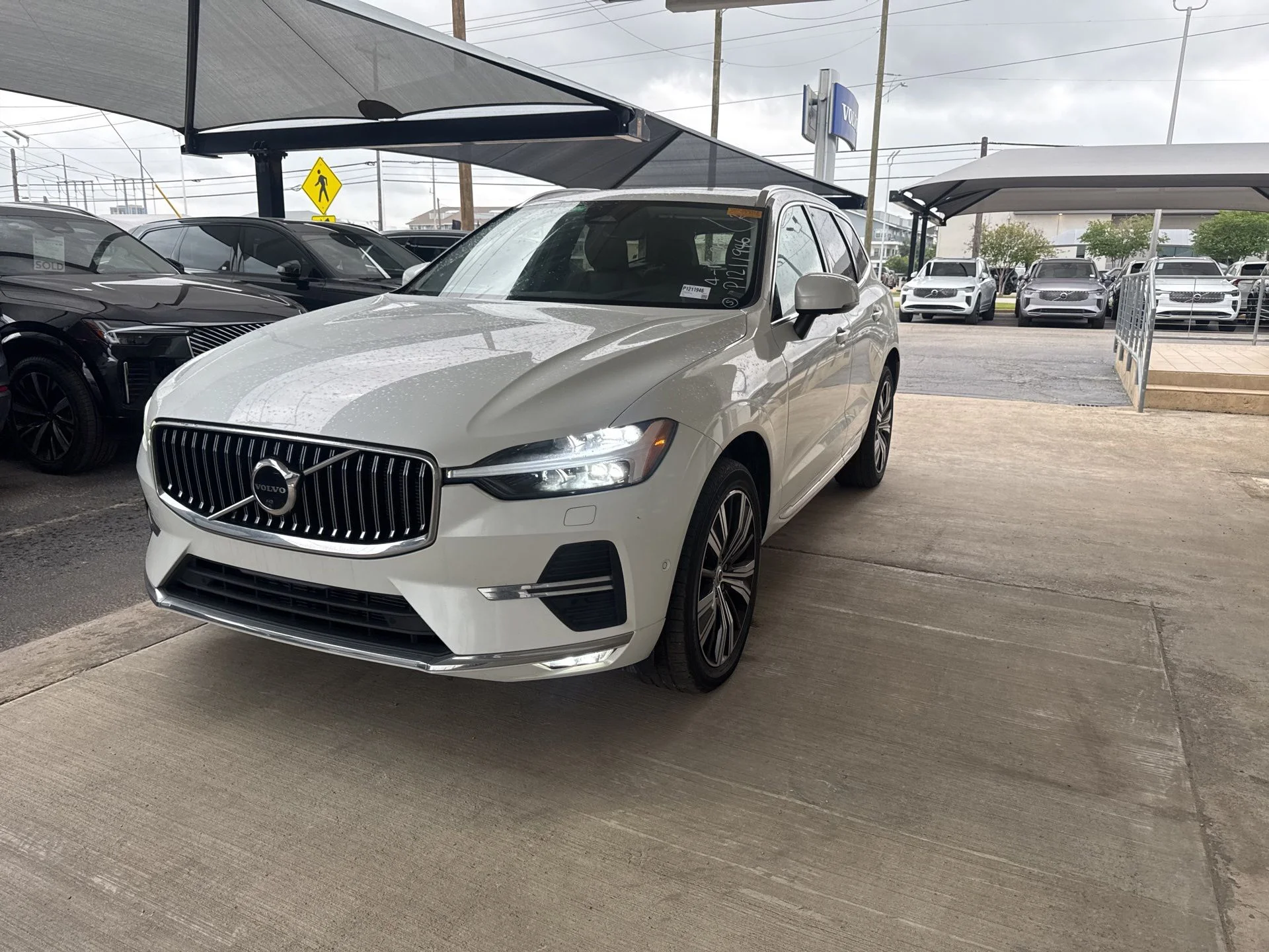 2023 Volvo XC60 B5 Plus Bright Theme FWD's photo