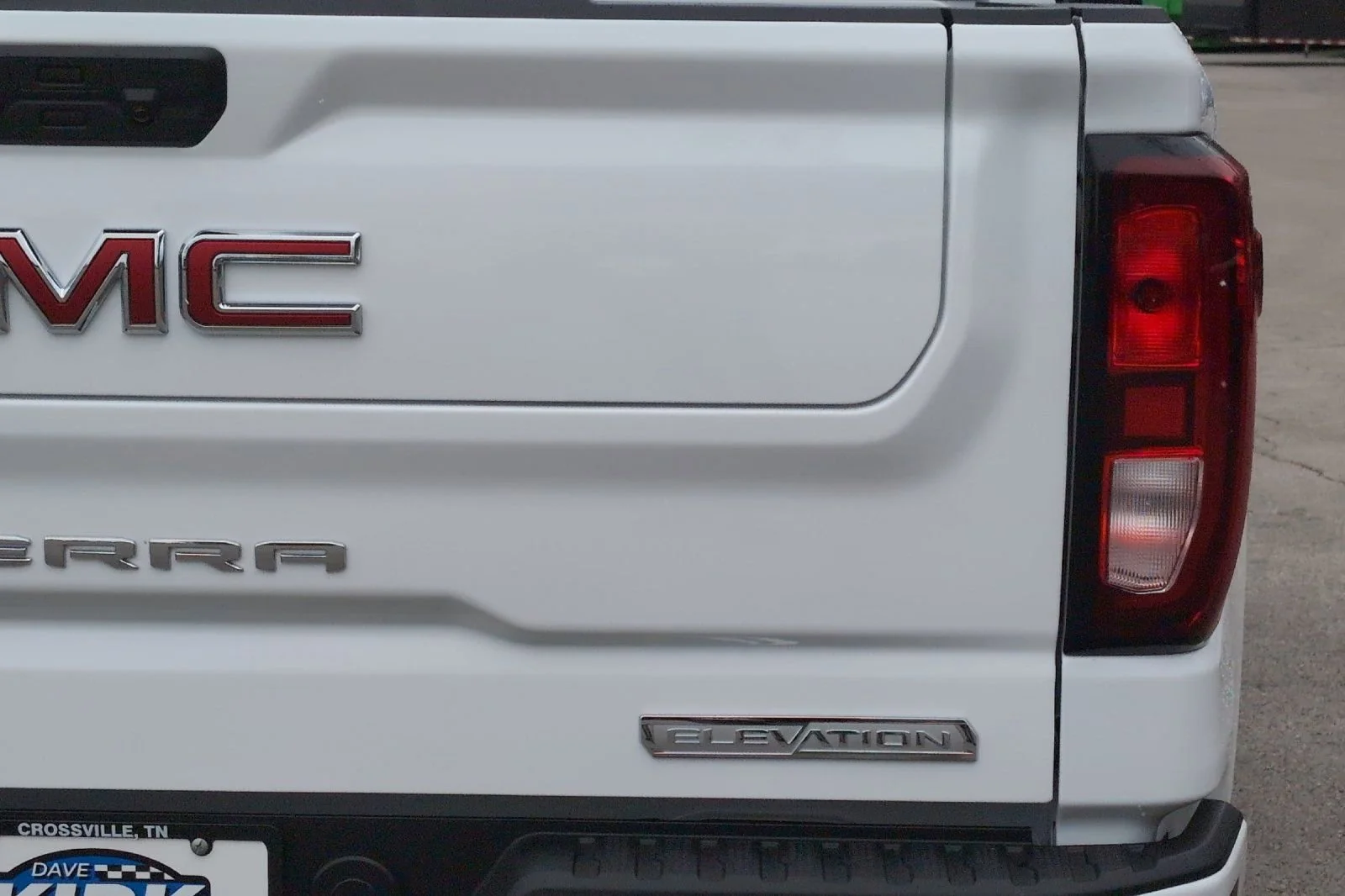 New 2026 Summit White GMC Elevation image 27