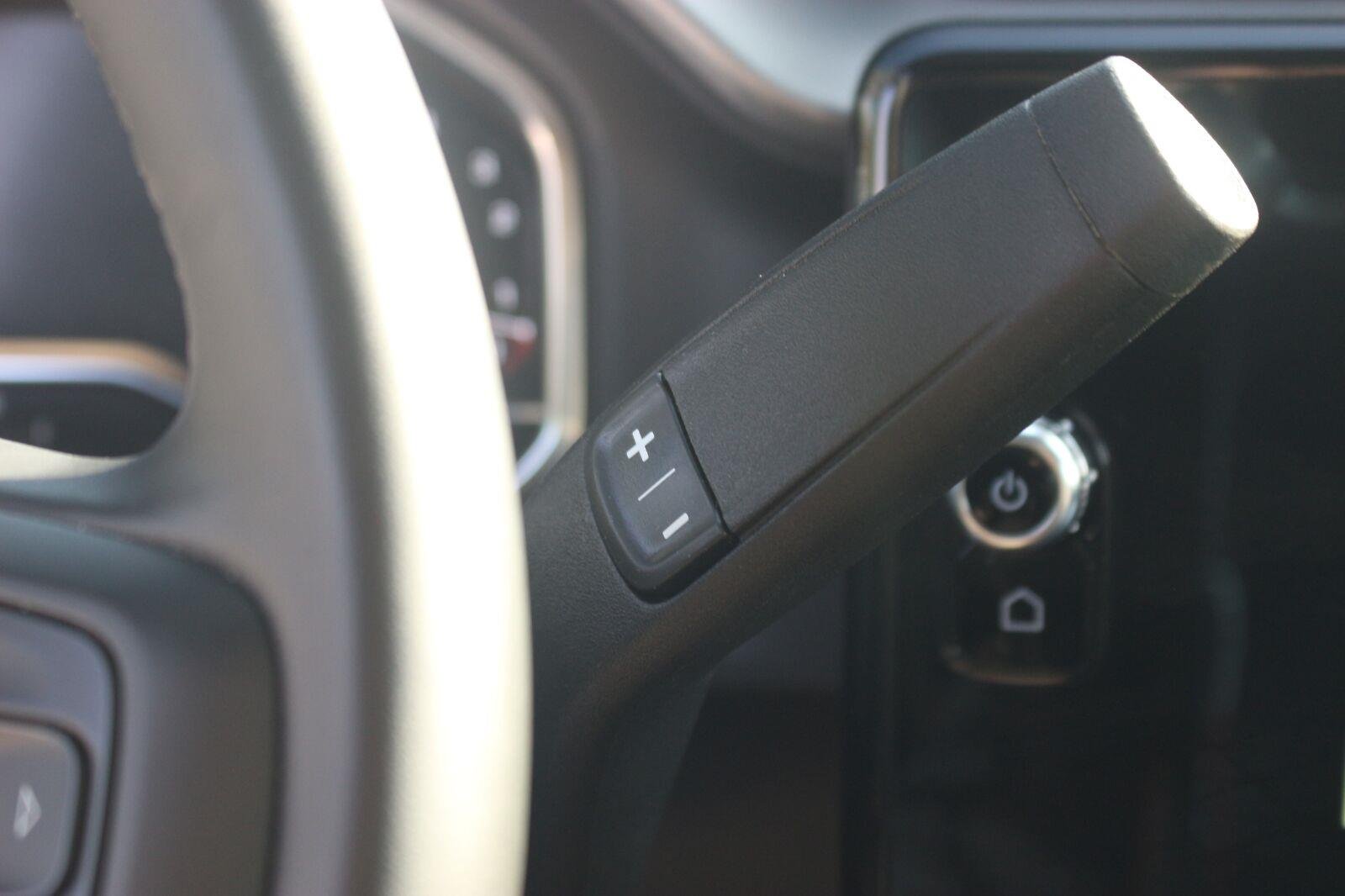 Used 2025 Onyx Black GMC Denali image 28