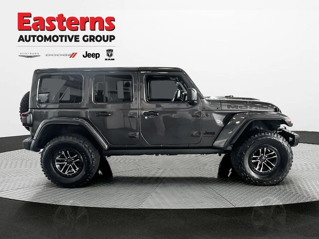 New 2026 Granite Crystal Metallic Clear-Coat Exterior Paint Jeep Moab 392 image 5