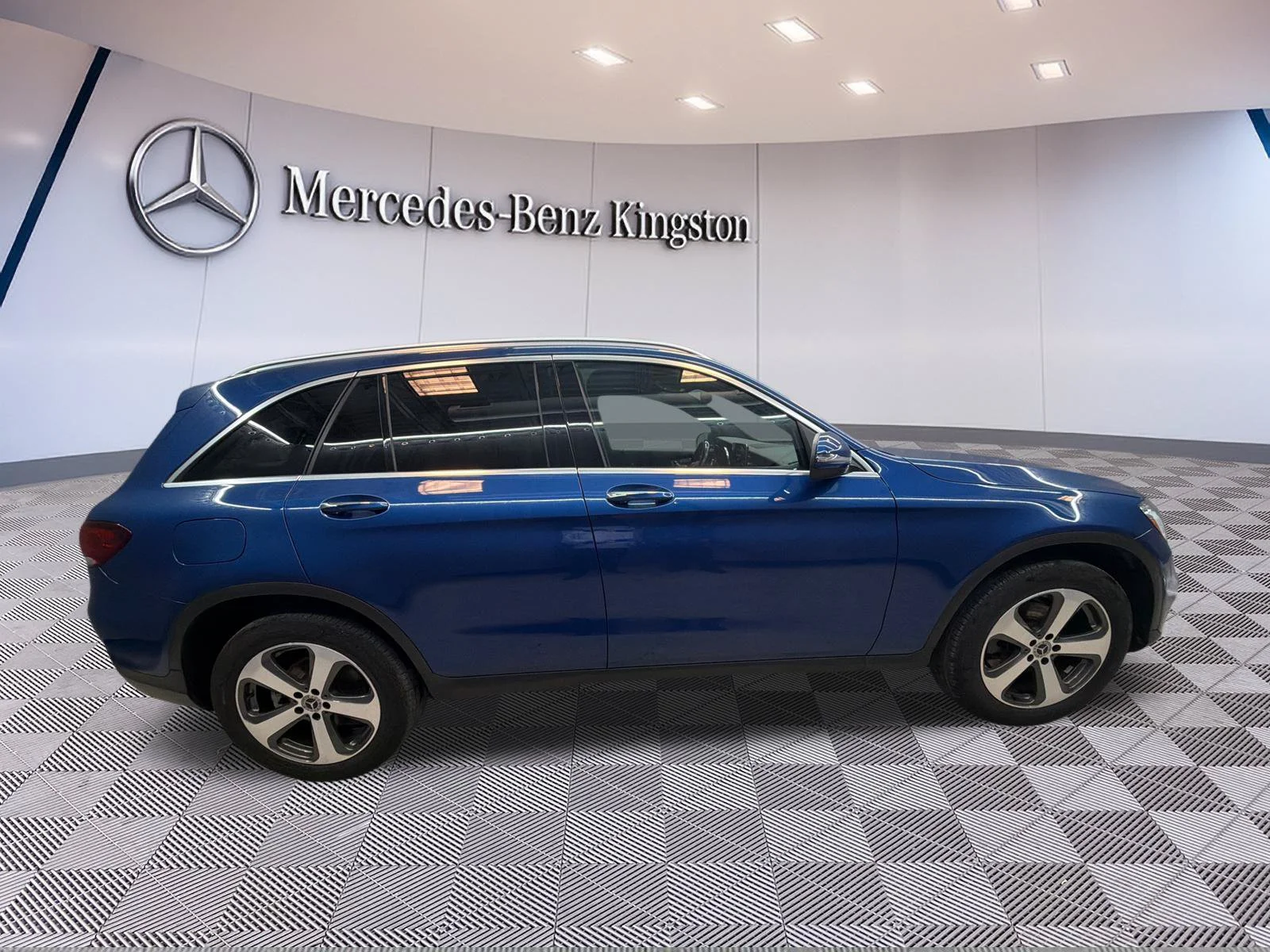 Certified Used 2022 Blue Mercedes-Benz GLC 300 image 4