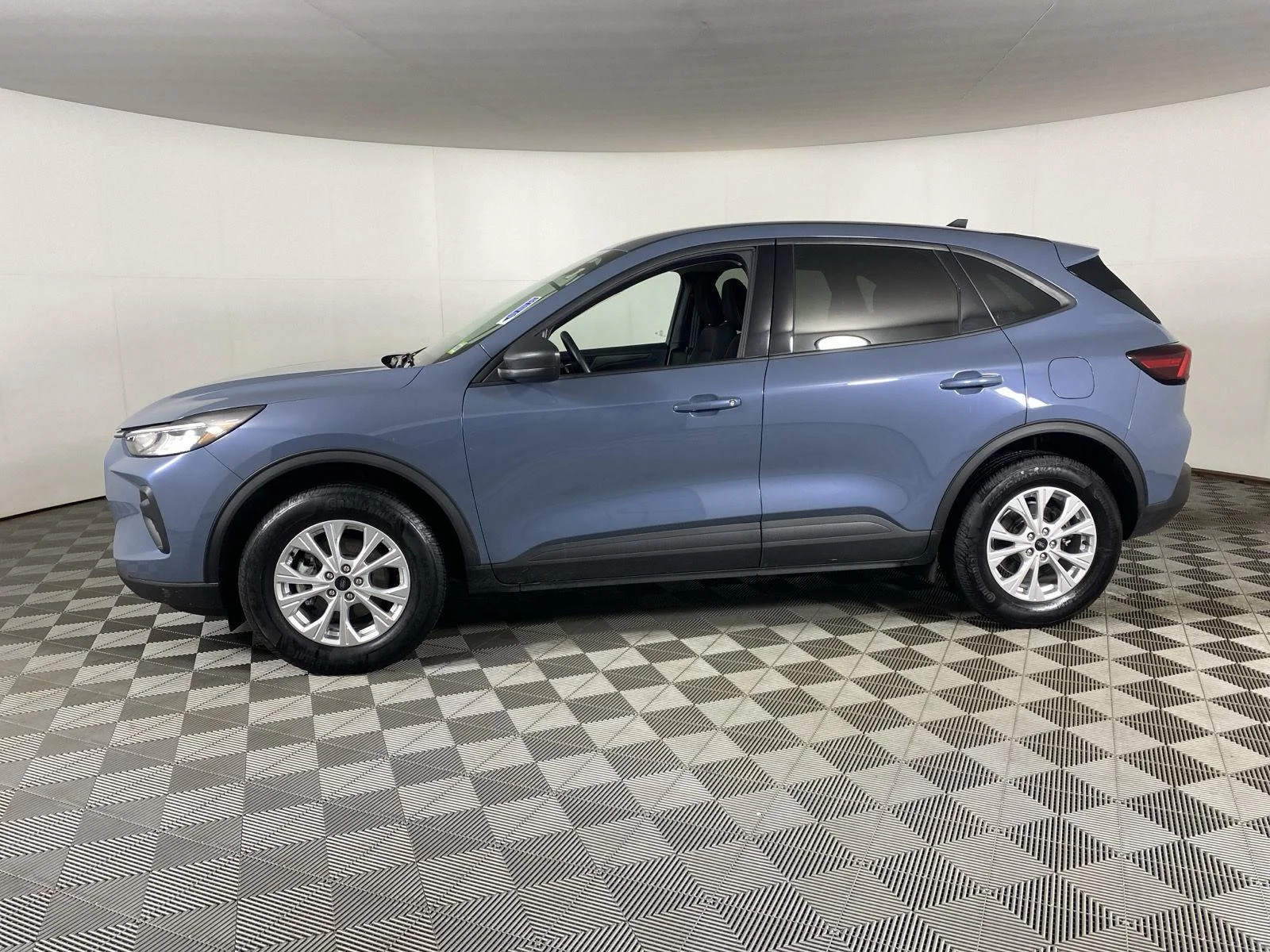Used 2025 Vapor Blue Ford  image 7