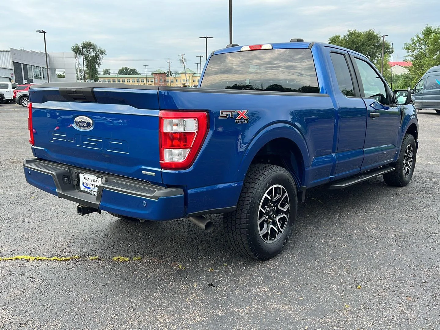 Used 2023 Atlas Blue Ford XL image 23