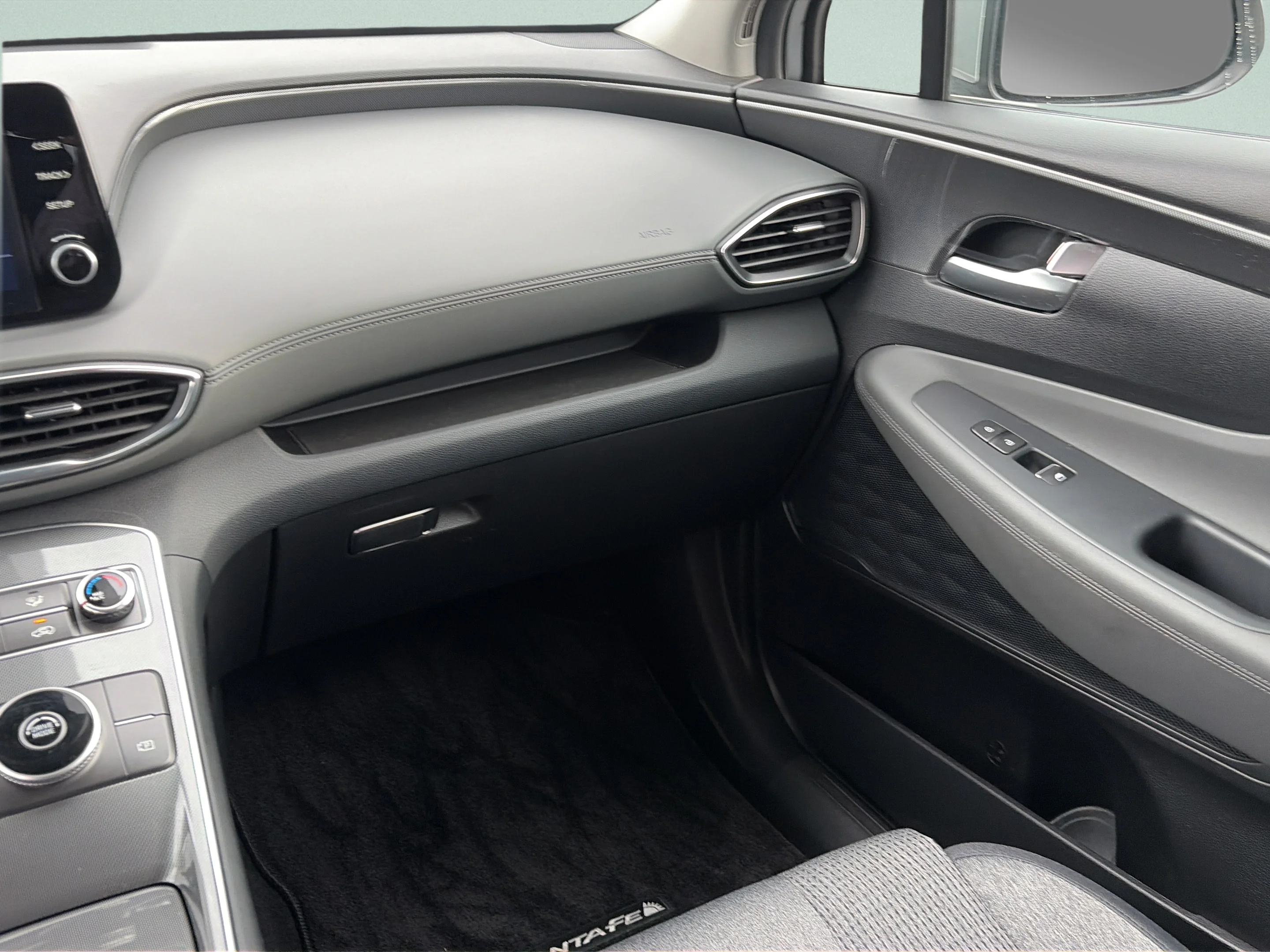 Used 2023 Shimmering Silver Hyundai SE image 14