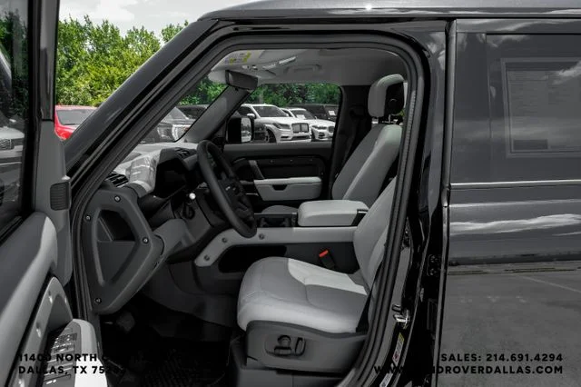 New 2026 Santorini Black Land Rover S image 35