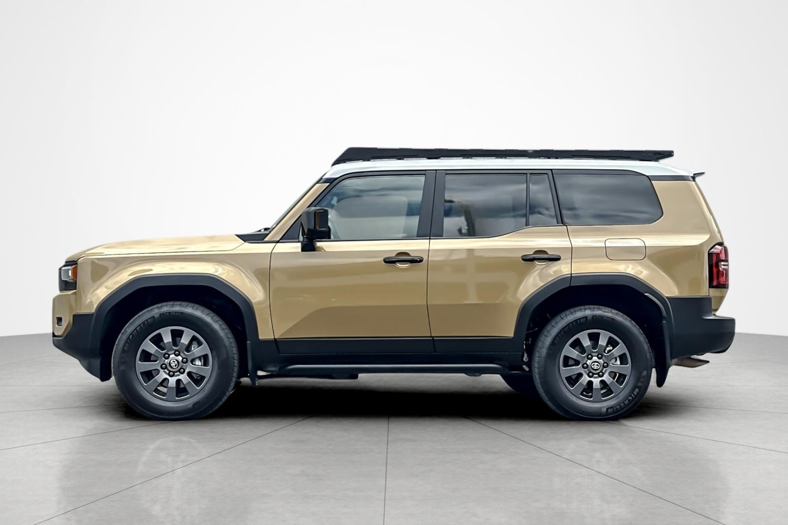Used 2025 TRAIL DUST Toyota  image 2