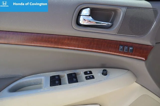 Used 2007 Ivory Pearl INFINITI Journey image 11