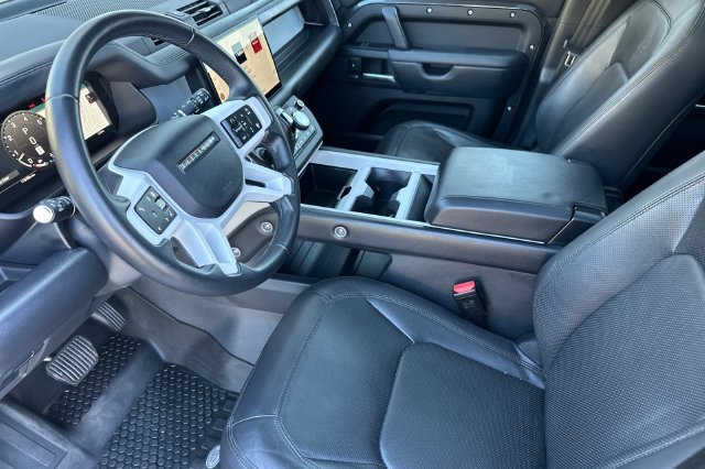 Used 2025 Gray Land Rover X-Dynamic SE image 9