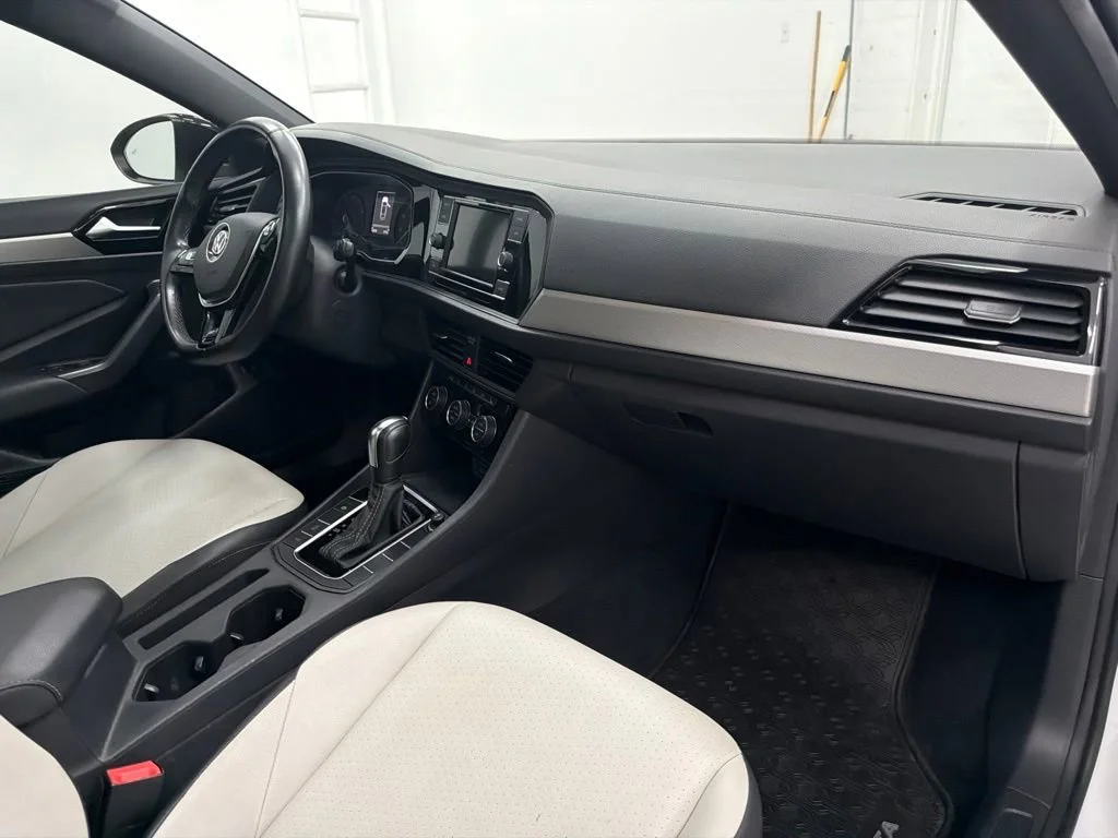 Used 2020 White Volkswagen R-Line image 28
