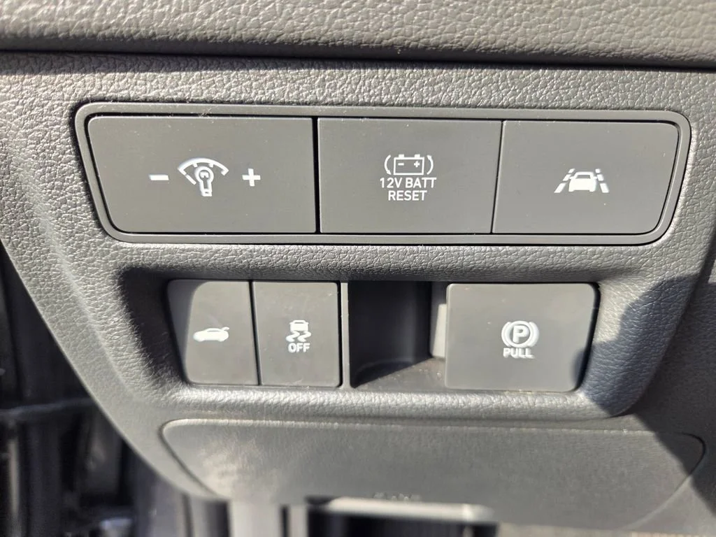 Used 2022 Portofino Gray Hyundai Limited image 18