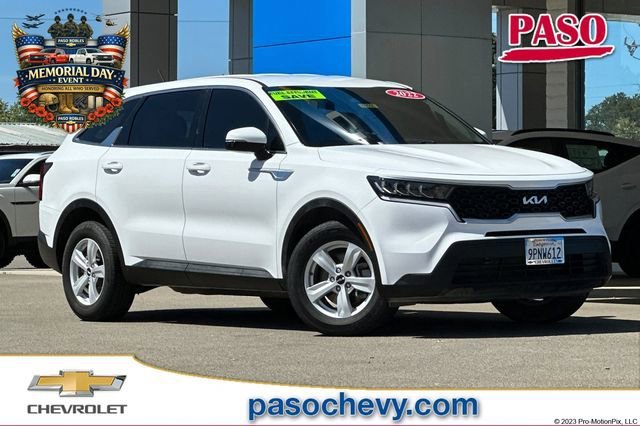 2022 Kia Sorento LX AT's photo