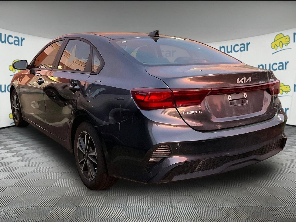 Used 2022 Gray Kia LXS image 3