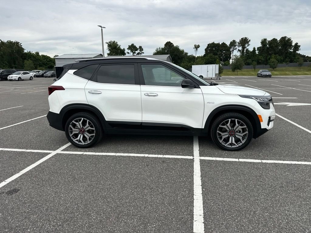 Used 2023 White Kia SX image 4