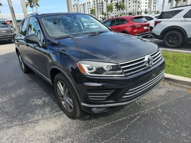 2016 Volkswagen Touareg TDI Lux's photo