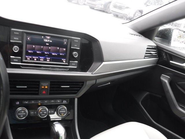 Used 2020 White Volkswagen R-Line image 18